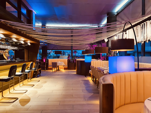 Camaleónico Chill & Lounge