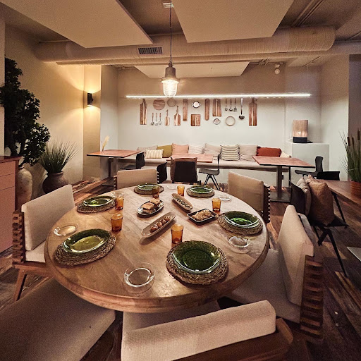 Lola Kitchen